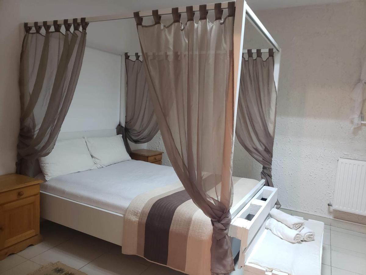 Aqua Apartman Satu Mare Luaran gambar