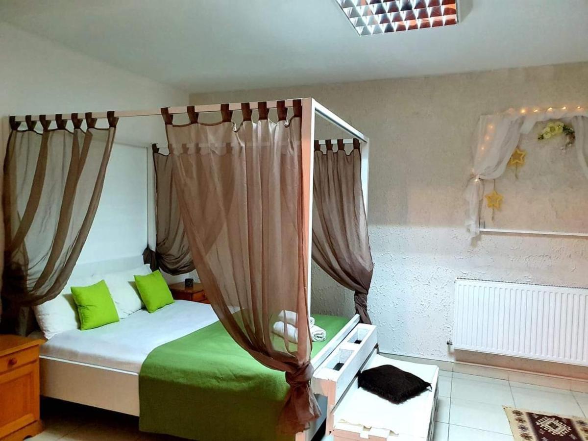 Aqua Apartman Satu Mare Luaran gambar
