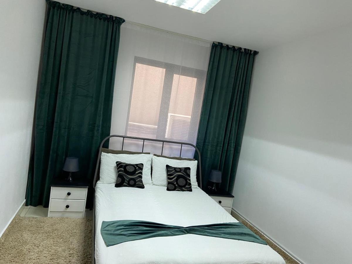 Aqua Apartman Satu Mare Luaran gambar